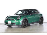 MINI NEXT勝どきでは常時約10台を屋内展示場にて展示中。天候に左右されることなくゆっくりとご覧頂けます。その他ストックヤードにも在庫がございます。ご来店の際は在庫確認の上ご来店下さいませ。