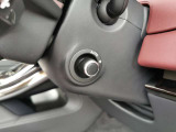 【電動コラム】シートメモリーと合わせて使用すると複数人運転する場合は、お好きなポジションを記憶する事ができます。細かな調節も可能なため、ストレスなく運転が出来ます。