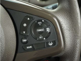 ◆アダプティブクルーズコントロール◆予め設定した車速内でクルマが自動的に加減速。前走車との適切な車間距離を維持しながら追従走行します。【LKAS】車線維持支援システムでステアリング操作を支援。