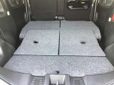 トランクルーム!リアシートは片方ずつ倒せます。乗車員数や積む荷物に応じてアレンジが可能ですので多彩に使えてとても便利です。