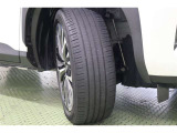 タイヤサイズ 215/50R18。