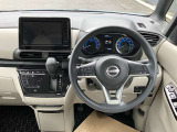 インパネ周りは、このように機能的にまとまっています。もちろん室内はクリーニング済みでキレイです!