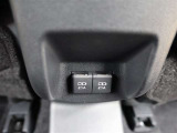 充電用USB端子2個付きです