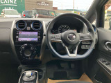 大きなガラスで視界が良く運転しやすいです