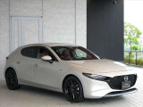 スタイリッシュで美しいデザインと手頃なサイズ感が人気のMAZDA30です。高級感があり、上質な内装も必見です!ボディサイズは、全長446cmX全幅179cmX全高144cmです★☆★☆