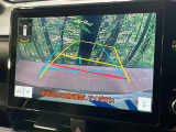 【バックカメラ】駐車時に後方がリアルタイム映像で確認できます。大型商業施設や立体駐車場での駐車時や、夜間のバック時に大活躍!運転スキルに関わらず、今や必須となった装備のひとつです!