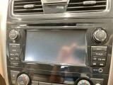 【純正SDナビ】FM&AMを聴くことは勿論のこと!!CD&DVD再生可能で地デジTVの視聴も可能な多機能ナビでドライブも快適ですよ☆