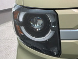 LEDヘッドライトは、点灯の瞬間から最大光量を発揮し、突然暗くなるトンネルなどでの安定感を高めます。
