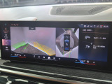 【アラウンドビューモニター】バックカメラに加え、360度のカメラで駐車も楽々。駐車が苦手な方でも安心してお乗りいただけます。