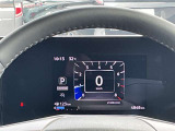 大きくて見やすいスピードメーター、スピードは控えめに、安全、エコドライブ!
