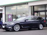 BMW在庫保有台数常時100台以上!ご来店の際はBMW本店(厚木市下荻野140-1)にご来店ください!弊社自慢の全天候型ショールーム!BMW在庫保有台数常時100台以上ございます!