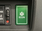 ★ECONスイッチ★ エコドライブを加速しよう!スイッチをONにすると、運転の仕方によるロスを抑え込み燃費をよくするようクルマが頑張ります(*^ー^*)燃費向上にチャレンジ♪