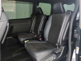 ゆとりある広々とした車内空間は、ドライブを始め買い物やレジャーなど、幅広く活躍します。一人でもみんなとでもお出かけを楽しみましょう!