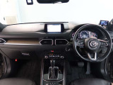 見通しのよいすっきりとした視界で、誰でも運転しやすいです。運転のしやすさは疲れにくさにも繋がりますよ♪