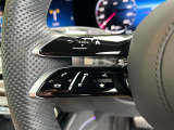 メモリー付きパワーシートが装備されている車両はシートの位置・ドアミラーの角度・ハンドルの位置を3名まで記憶出来ます。