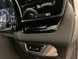 運転の操作性、快適性、など全ては、シートポジションから始まります。シートメモリーは、重要な機能です。