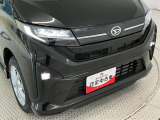 ヘッドライトには目立つくすみも無くクリアに仕上がっております。ポリッシャーでのみがきの工程を取り、ツヤのあるキレイな状態へ。
