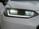 切れにくく明るいLEDヘッドライト装備!