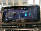10.25インチのタッチ式センターモニター