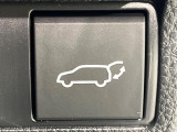 【パワーバックドア】スマートキーや運転席のボタンを押すだけでリアゲートが自動で開閉します!荷物を持っている時や、高い位置にあるバックドアを閉める際に便利な機能です♪