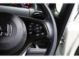 Hondaセンシングの機能のひとつ、アダプティブクルーズコントロール付!アクセルから足を離しても設定したスピードと前車との車間を保ち走行してくれます!車線維持もアシスト☆高速道路で疲労軽減ですね☆