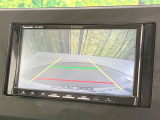 【バックカメラ】駐車時に後方がリアルタイム映像で確認できます。大型商業施設や立体駐車場での駐車時や、夜間のバック時に大活躍!運転スキルに関わらず、今や必須となった装備のひとつです!