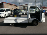 すべての車に外装のコーティングと各種ルームクリーニングを施工いたします!外装も内装も愛車はいつもピカピカキレイが気持ちいいですね♪