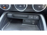 Type-Cの充電口もございますので、運転席だけでなく助手席の方もスマートフォン等安心してお使いいただけます!