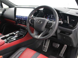 運転席廻りです。