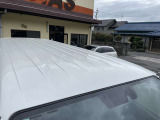 中古車両のため使用感はございますが、修復歴や目立つ傷はなく、年式や走行距離に比べ程度の良いお車です。