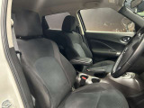 運転席も広々としており運転しやすい環境を実現しています☆室内クリーニングも実施済みです。