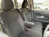 体にフィットし運転する楽しさを感じられるシートです