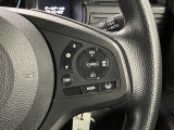 【アダプティブクルーズコントロール】 走行中に先行車の様子を検知しながら、設定した速度の範囲内で先行車との距離のキープを支援!疲れにくく、長距離運転中の渋滞なども快適に運転できます。