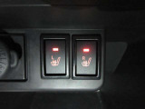 運転席・助手席にはシートヒーター装備です☆