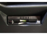 ETCはビルトインタイプでスッキリとしています。納車前には使用できるようにセットアップをさせていただきます。ETCカードの取扱もしておりますのでご相談くださいね。