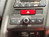 音量操作などのスイッチ