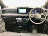 運転席からの視界が左右に広く隅々まではっきりと見渡せます。車の前端も把握しやすく安心して運転できます!