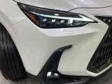 【三眼LEDヘッドライト】スタイリッシュな見た目の三眼LEDヘッドライトを装備♪スタイルだけでなく、夜間の走行も視界良好で安心してお乗りいただけます。