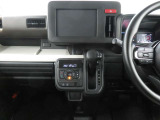 現車はオーディオが付いていない状態です。お客様のライフスタイルに合わせて、ナビゲーションやディスプレイオーディオなどのご提案をさせていただきます。お気軽にご相談くださいね。