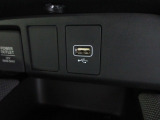 便利な充電用USBジャックも付いています☆周辺機器の充電にご利用頂けます☆