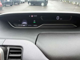セレナのスピードメーターです。 左側のディスプレイにはお車の情報を表示してくれます。