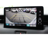車庫入れ時は、バックカメラ3アングル切替で安心です。