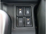『1台』のお車に対して、3名体制で日々議論を重ね仕入れを行っております。