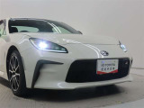 高輝度で点灯速度が速く、しかも消費電力の少ないLEDヘッドライトが装備されています!LEDの明るい光が走行中の視界の確保をサポートして、夜のドライブがより楽しく安全に運転できます♪