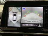 【アラウンドビューモニター】車を上から見下ろしているかのような映像で周囲の状況がひと目で確認、狭い駐車場に駐車するときも安心です♪