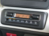 オートエアコン 自動車室内の希望温度を設定すると、自動的にヒーターやクーラーの温度調整や風量調整などを行ってくれる快適装備です!★☆★☆