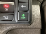 ★ECONスイッチ★ エコドライブを加速しよう!スイッチをONにすると、運転の仕方によるロスを抑え込み燃費をよくするようクルマが頑張ります(*^ー^*)燃費向上にチャレンジ♪