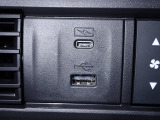 USBをさすことができます!現代的な装備!!