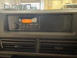 AM/FMラジオが装備されています。時計機能つきです。