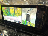 【アラウンドビューモニター】専用のカメラにより、上から見下ろしたような視点で360度クルマの周囲を確認することができます☆死角部分も確認しやすく、狭い場所での切り返しや駐車もスムーズに行えます。